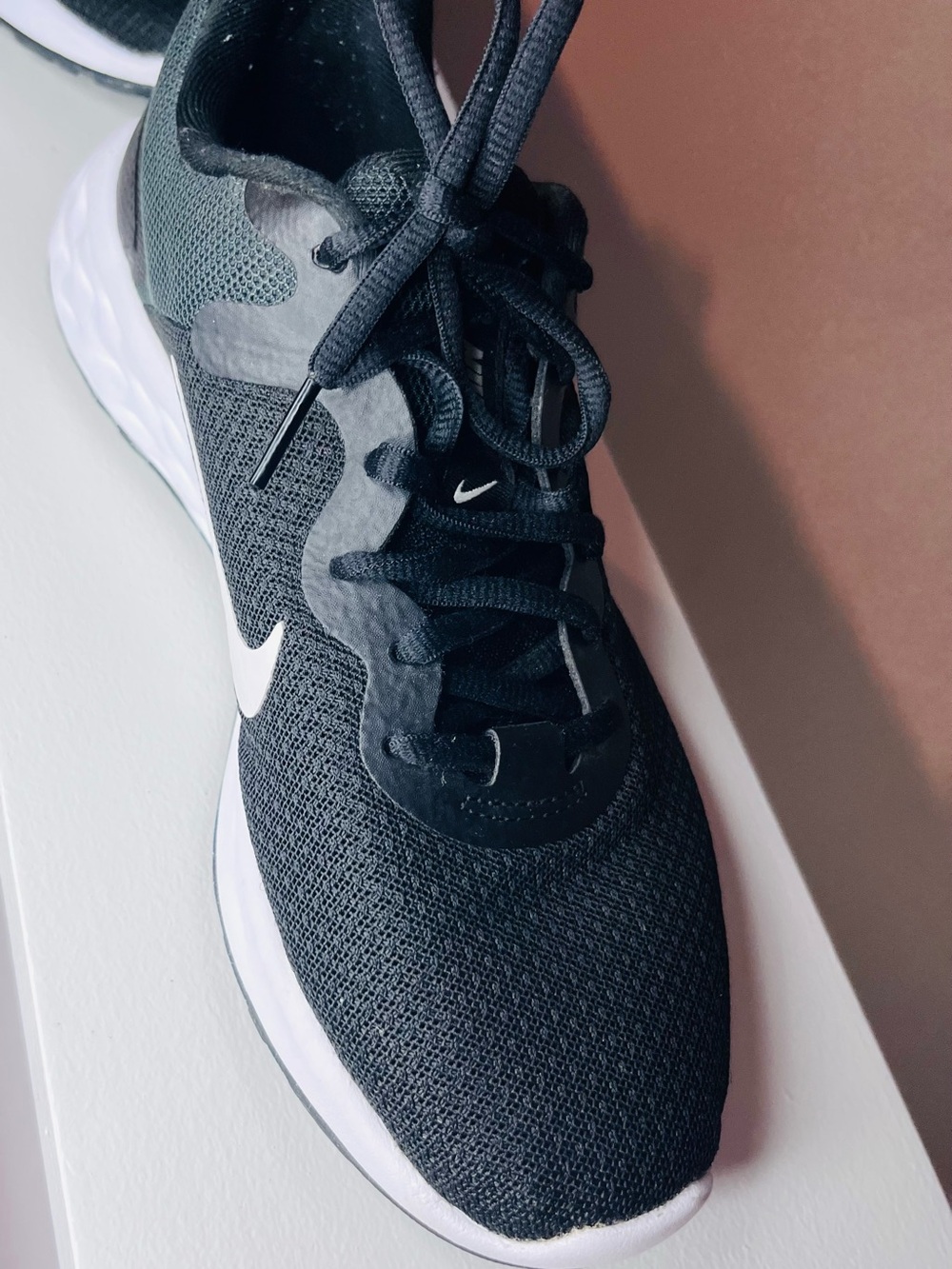 Nike Women’s Black and green Running Sneakers size 8 - Picture 6 of 11